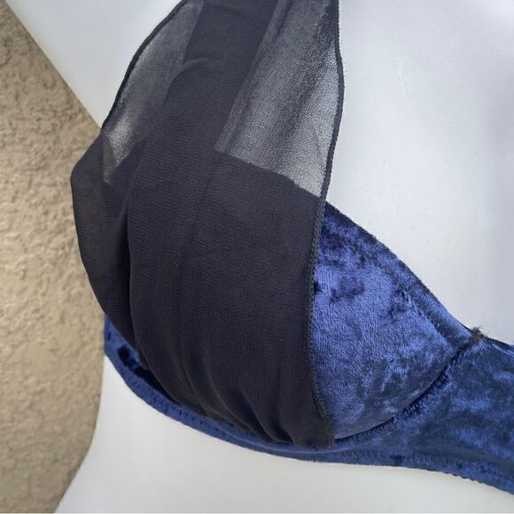 NWT Widow velvet under your spell halter bra Sz S - Picture 2 of 6